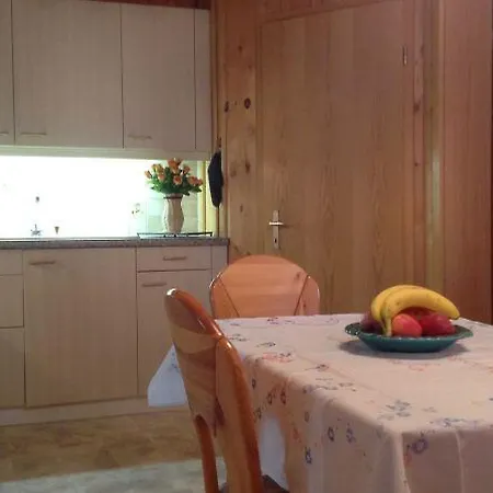Chalet Kreuz, Fewo Iii Appartamento Därligen